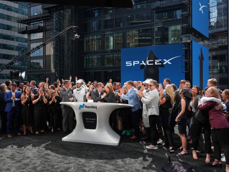 Wall Street banks are sky-high about SpaceX, but investors remain cautious
