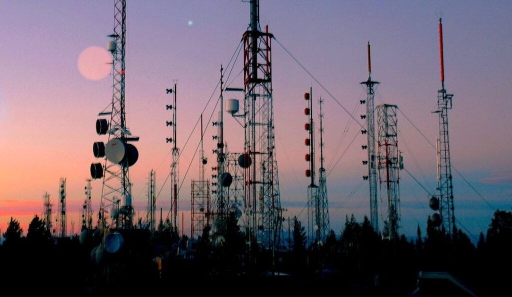 Chinese telcos maintain deep US presence despite Salt Typhoon links, House committee says